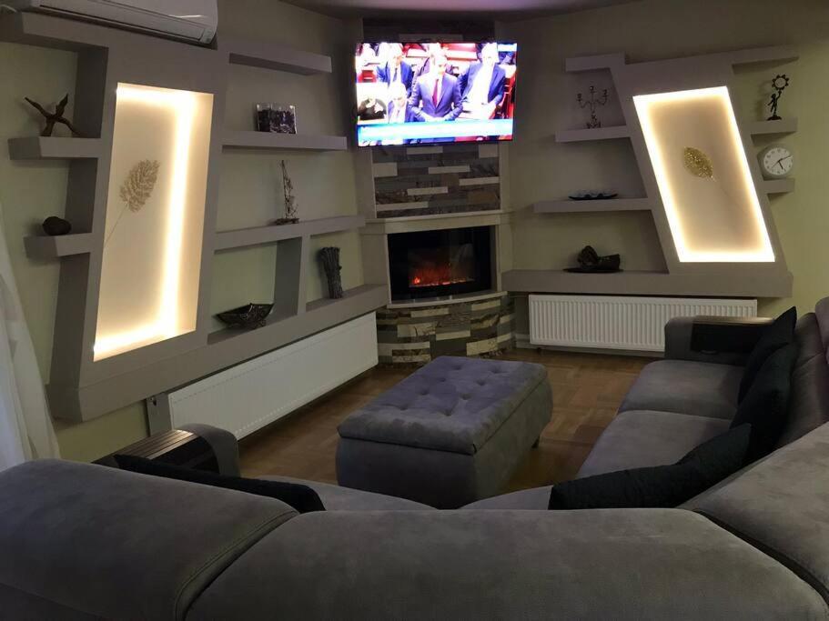 Finer Things Flisvos Beach Condo In Palaio Faliro أثينا المظهر الخارجي الصورة