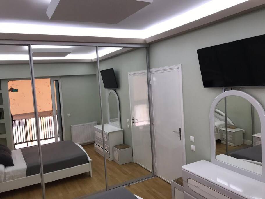 Finer Things Flisvos Beach Condo In Palaio Faliro أثينا المظهر الخارجي الصورة