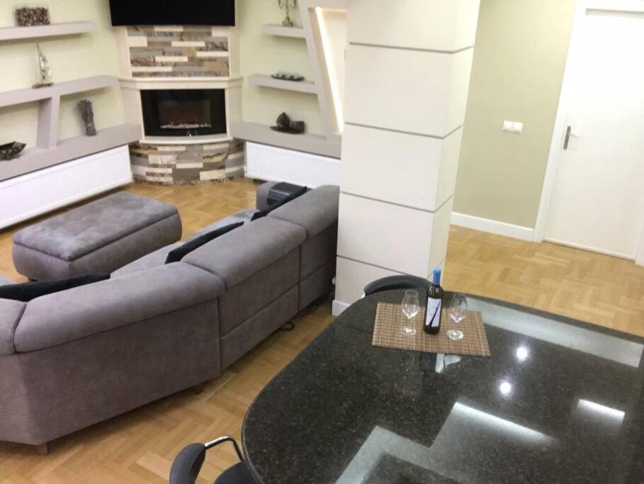 Finer Things Flisvos Beach Condo In Palaio Faliro أثينا المظهر الخارجي الصورة