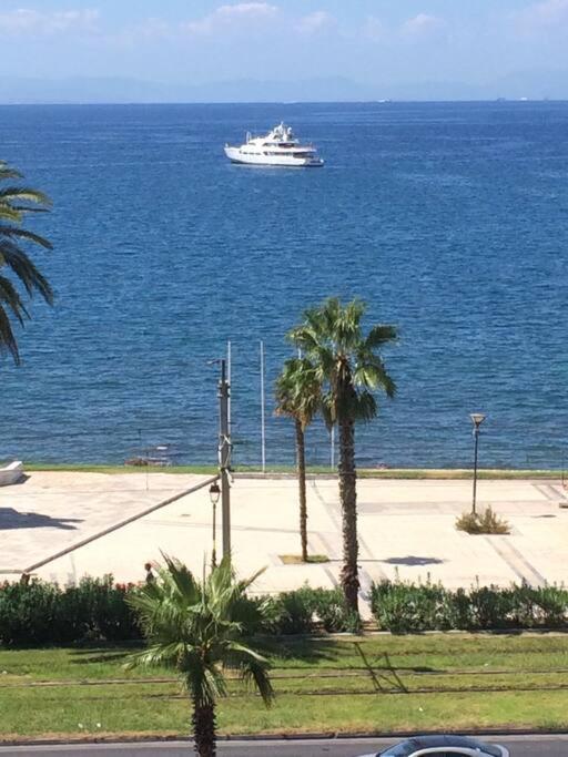 Finer Things Flisvos Beach Condo In Palaio Faliro أثينا المظهر الخارجي الصورة